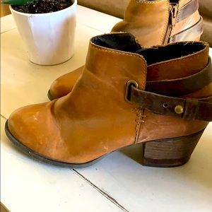 Leather Aldo ankle boots 37.5/7